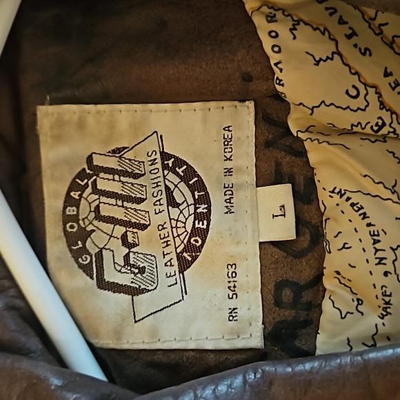 Large leather jacket- vintage - Picture 2 of 5